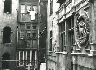 Cour de la Maison du Crible.jpg