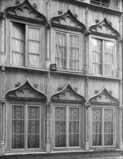 Façade 7 rue Saint-Jean Bibliothèque municipale de Lyon  P0546 S 0071.jpg