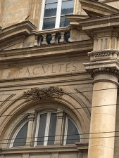 Palais St Pierre-2.JPG