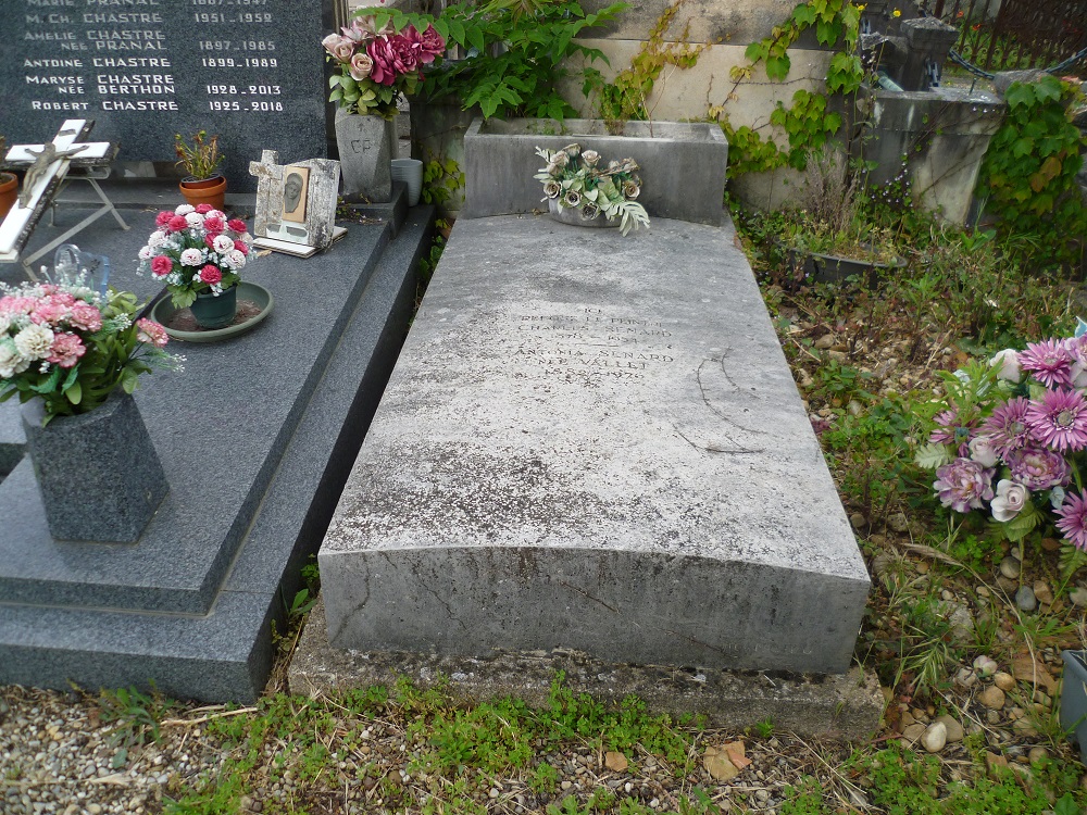 Tombe